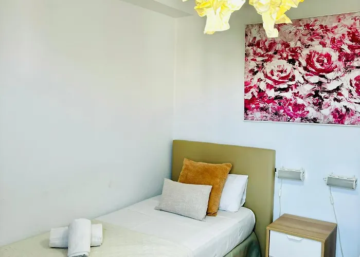 Daire Travel Habitat Jardines De Viveros Valensiya
