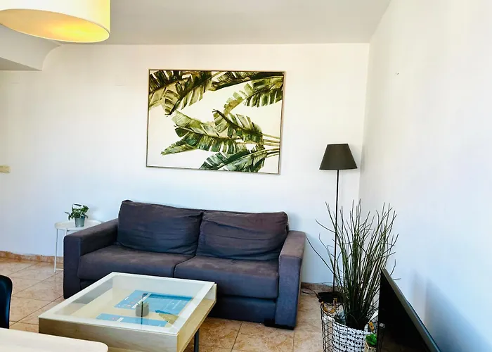 Travel Habitat Jardines De Viveros Valensiya